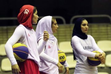سرمربی تیم ملی بسکتبال زنان: همه بازیکنان را زیر نظر داریم