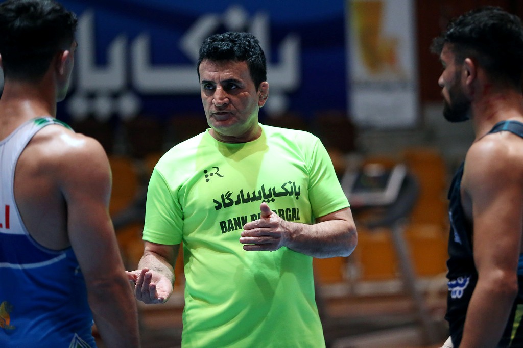 بنا: تیم ملی کشتی فرنگی باید قهرمان آسیا شود